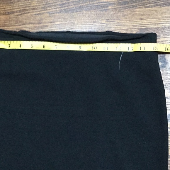 Black Dynamite Slim Skirt - Picture 5 of 8